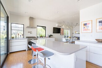 1616 NW Northrup St in Portland, OR - Foto de edificio - Building Photo