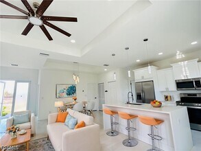 2022 Xelda Ave N in Lehigh Acres, FL - Foto de edificio - Building Photo