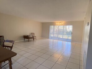 4433 Narraganset Trail in Sarasota, FL - Building Photo - Building Photo