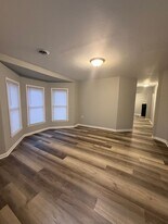 406 S Oak St in Iola, KS - Building Photo