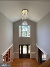 9821 Days Farm Dr in Vienna, VA - Building Photo - Building Photo