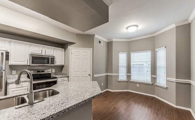 301 N Wesley Dr in League City, TX - Building Photo - Building Photo