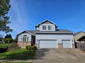14883 SE Marci Way in Clackamas, OR - Building Photo