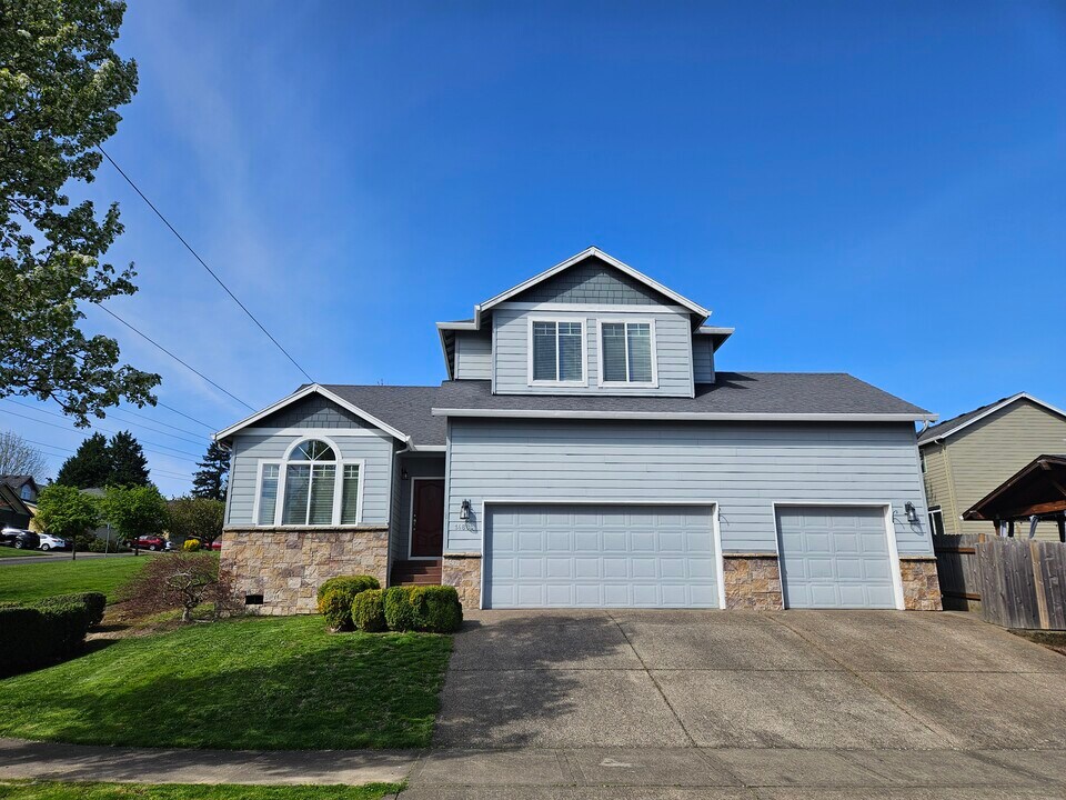 14883 SE Marci Way in Clackamas, OR - Building Photo