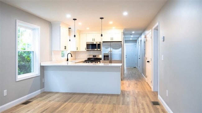 28 Grosvenor Ave in Providence, RI - Building Photo - Building Photo