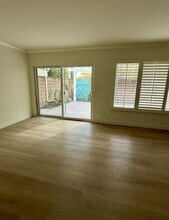 214 Angelo Walk in Long Beach, CA - Building Photo - Building Photo