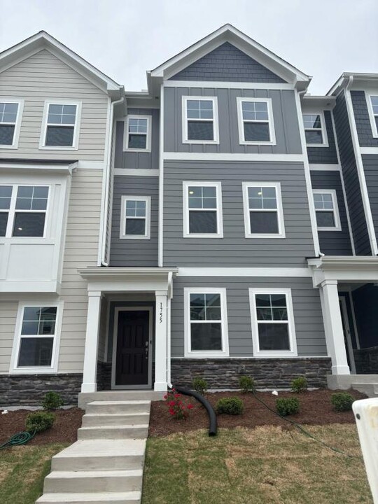1755 Night Sky Trl in Apex, NC - Building Photo