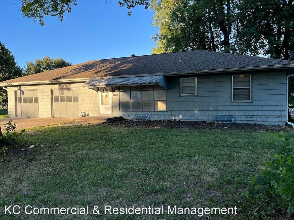 7601 Woodson Rd Photo