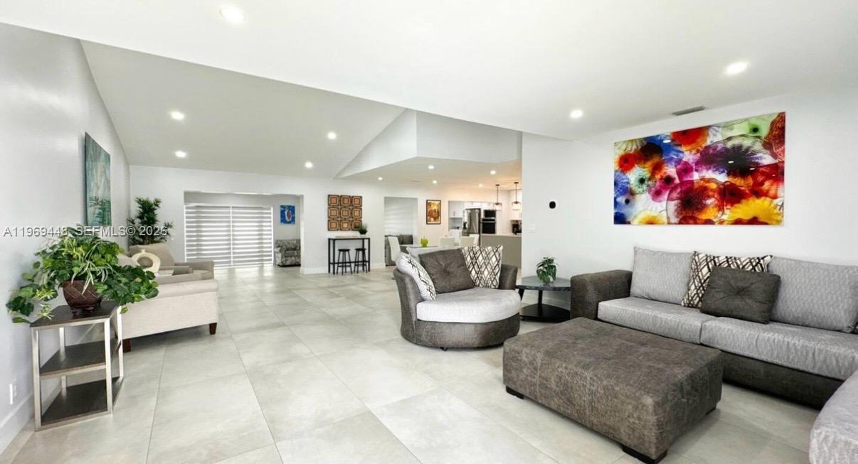 13513 SW 5th St in Miami, FL - Building Photo