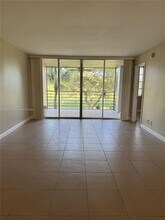 1811 Sabal Palm Dr in Davie, FL - Building Photo - Building Photo