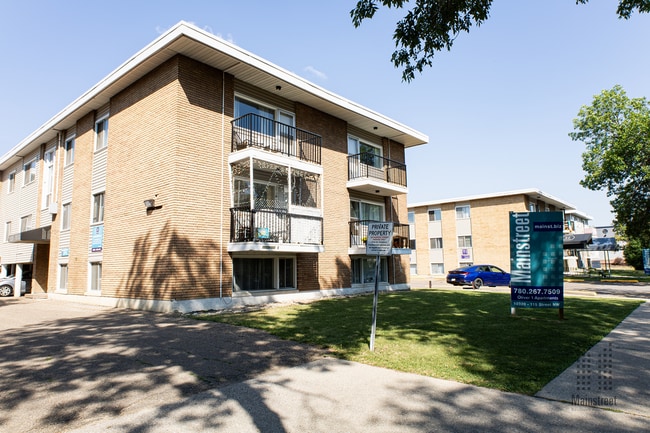 Oliver 1 Apartments in Edmonton, AB - Building Photo - Building Photo