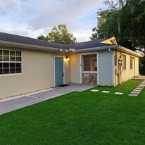 607 45th St E in Palmetto, FL - Building Photo