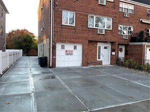 22-10 73rd St in Queens, NY - Building Photo - Building Photo