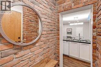 432 Burlington Ave in Burlington, ON - Building Photo - Building Photo