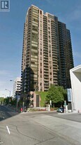 33 Sheppard Ave E in Toronto, ON - Building Photo