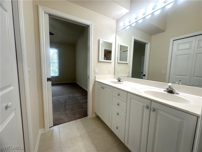 property at 1320 Charleston Square Dr