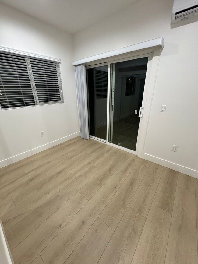 8336 Regis Way in Los Angeles, CA - Building Photo - Building Photo