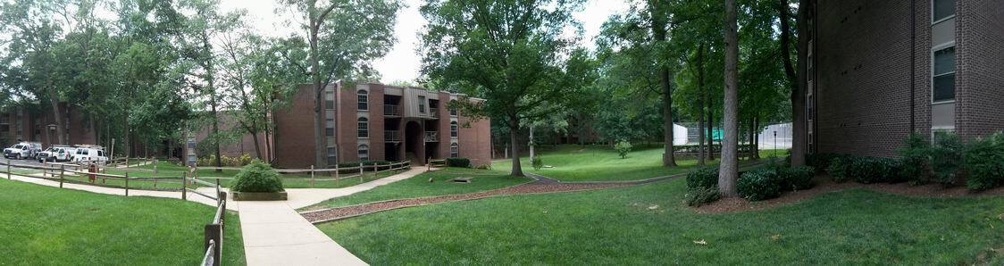 3326 Woodburn Village Dr, Unit 24 in Annandale, VA - Foto de edificio