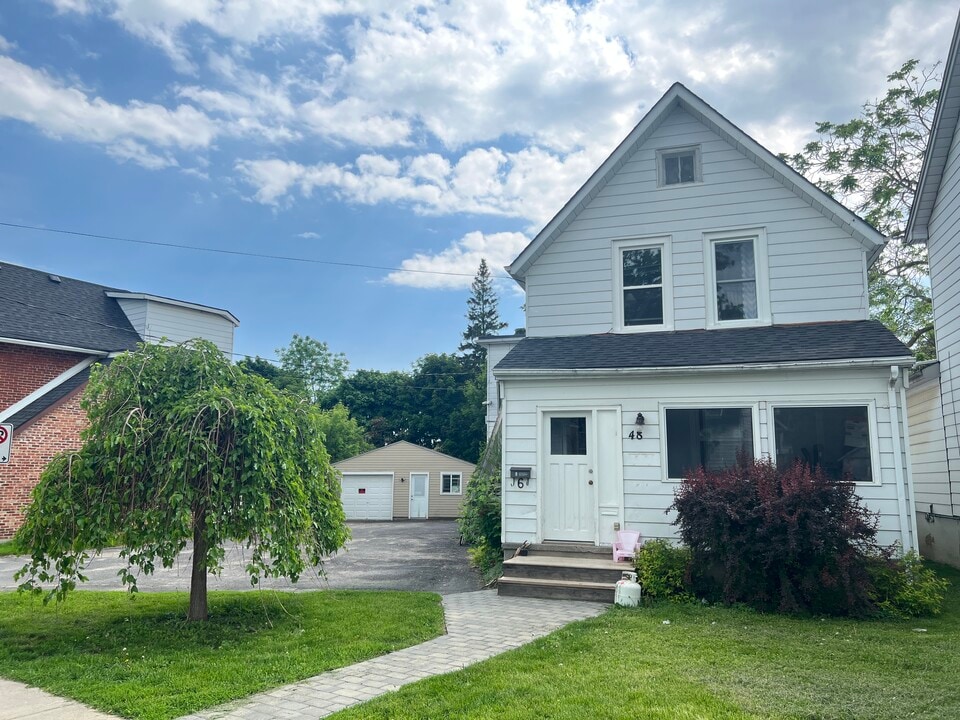 48 Durham St in Kingston, ON - Building Photo