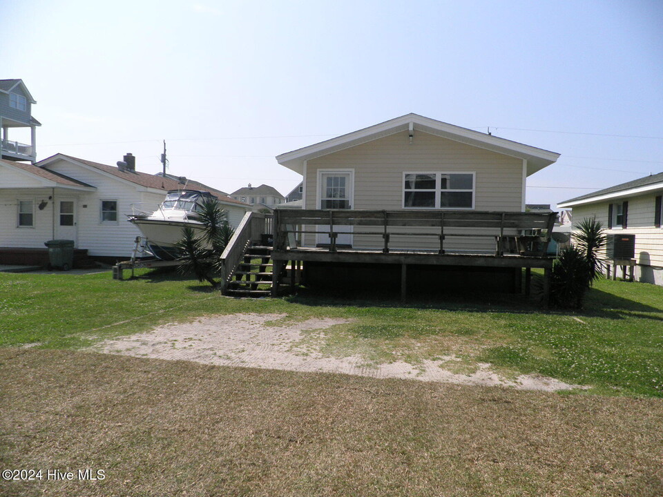 310 E Terminal Blvd in Atlantic Beach, NC - Building Photo