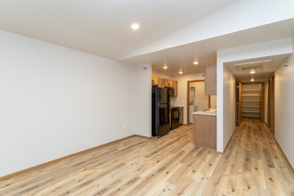 Linedrive Apartments in Sioux Falls, SD - Building Photo - Interior Photo