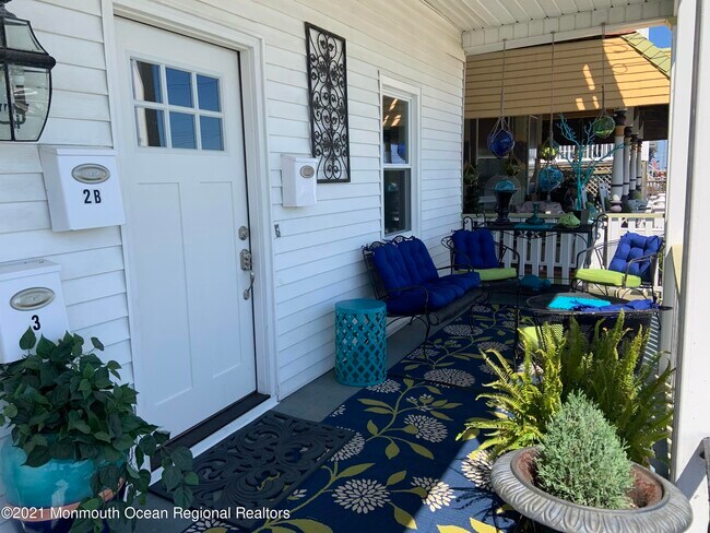 33 Broadway in Ocean Grove, NJ - Building Photo - Building Photo