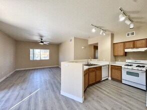 9303 Gilcrease Ave in Las Vegas, NV - Building Photo - Building Photo