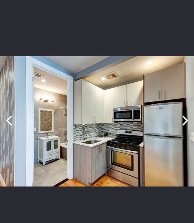 683 Grand St in Brooklyn, NY - Foto de edificio - Building Photo