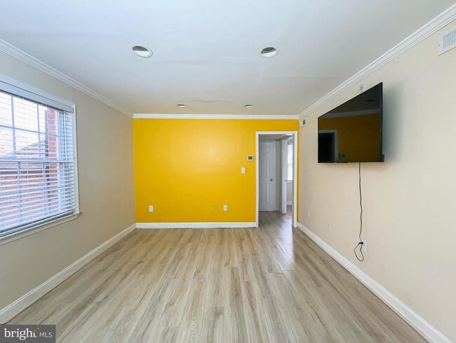 property at 2102 Suitland Terrace SE