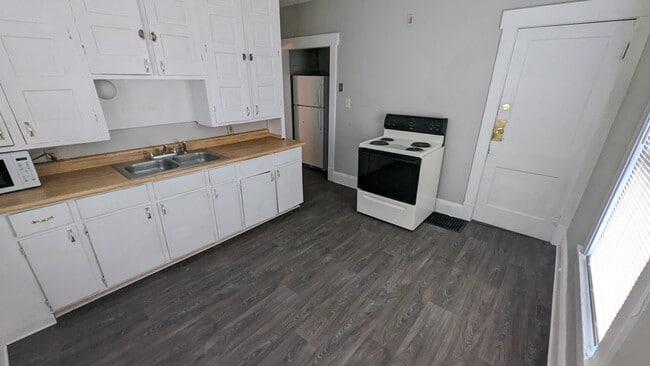 759 Erie St S in Massillon, OH - Building Photo - Building Photo