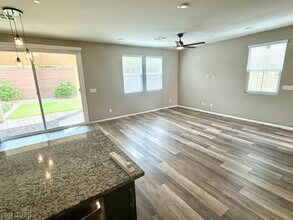 2929 Tranquil Brook Ave in Henderson, NV - Building Photo - Building Photo