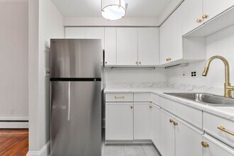 320 Commonwealth Ave in Boston, MA - Building Photo - Building Photo