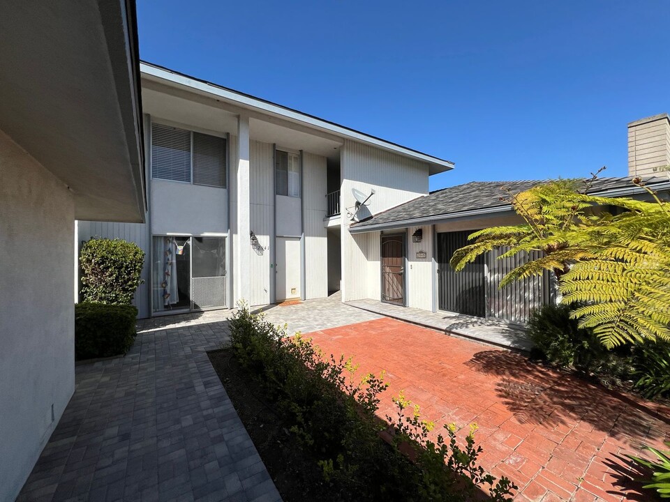 2943 Lexington Dr in Ventura, CA - Foto de edificio