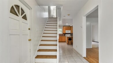 117 Glenwood Rd in Glenwood Landing, NY - Building Photo - Building Photo