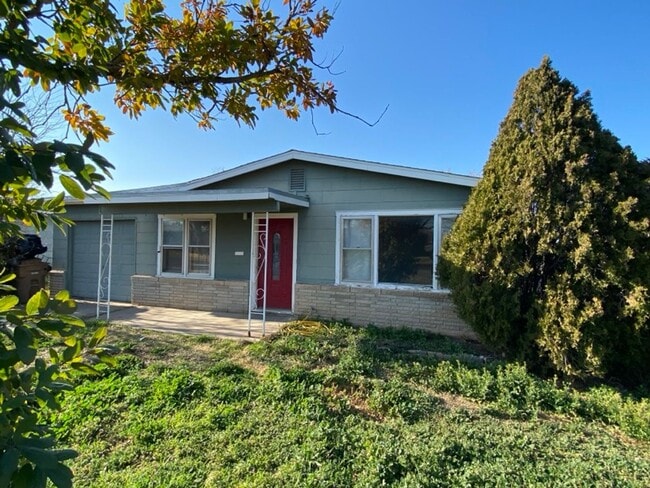 1902 Webster St in San Angelo, TX - Building Photo - Building Photo