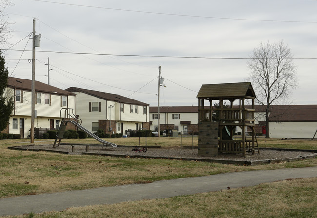 Meadowood Apartments in Alcoa, TN - Building Photo - Building Photo