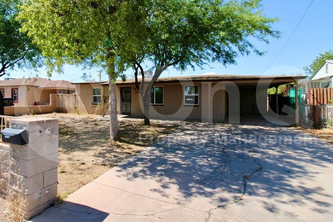 property at 2926 W McKinley St