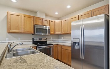 226 E Whitman Dr in College Place, WA - Building Photo - Building Photo