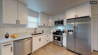 5060 Hazeltine Ave, Unit 9 in Los Angeles, CA - Building Photo