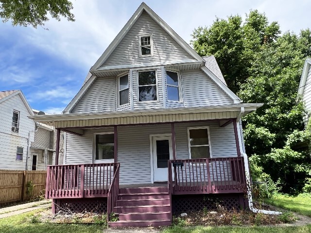 907 S Allin St in Bloomington, IL - Foto de edificio