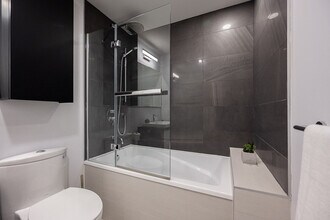 1255 Rue Saint-Jacques, Unit SI ID1262044P in Montréal, QC - Building Photo - Building Photo