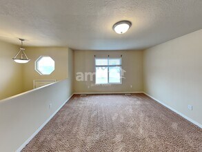 5252 S 4300 W in Hooper, UT - Foto de edificio - Building Photo