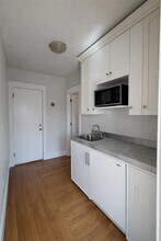 441 Broadway, Unit 2 in Somerville, MA - Foto de edificio - Building Photo