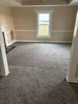 1740 Petsch Ln in Hopkinsville, KY - Building Photo