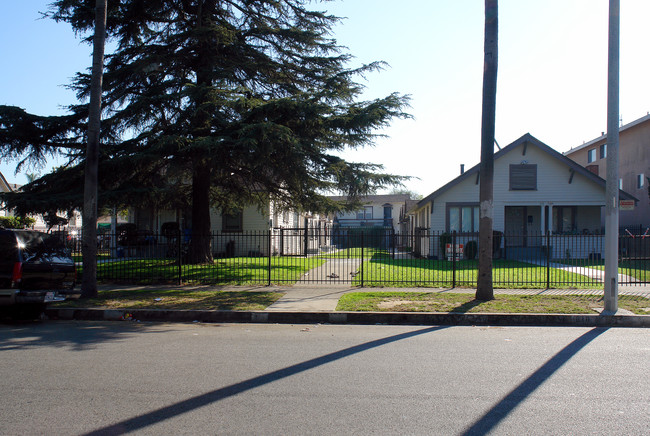 810-810.5 Myrtle Ave in Inglewood, CA - Foto de edificio - Building Photo