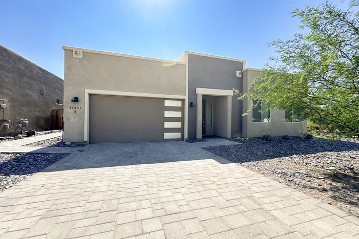 37001 N Conestoga Trail in Cave Creek, AZ - Building Photo