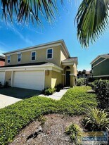 18 Harbor Town in Laguna Vista, TX - Building Photo