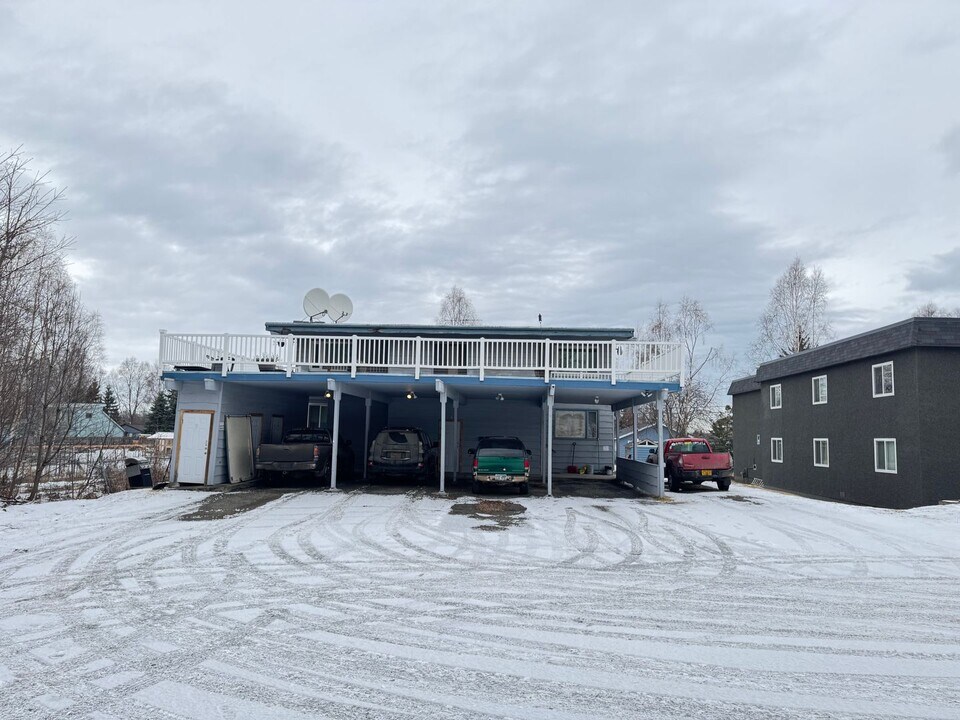 145 W 24th Ave in Anchorage, AK - Building Photo