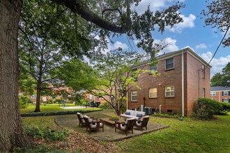 2504 Mountain Brook Cir in Mountain Brook, AL - Building Photo - Building Photo
