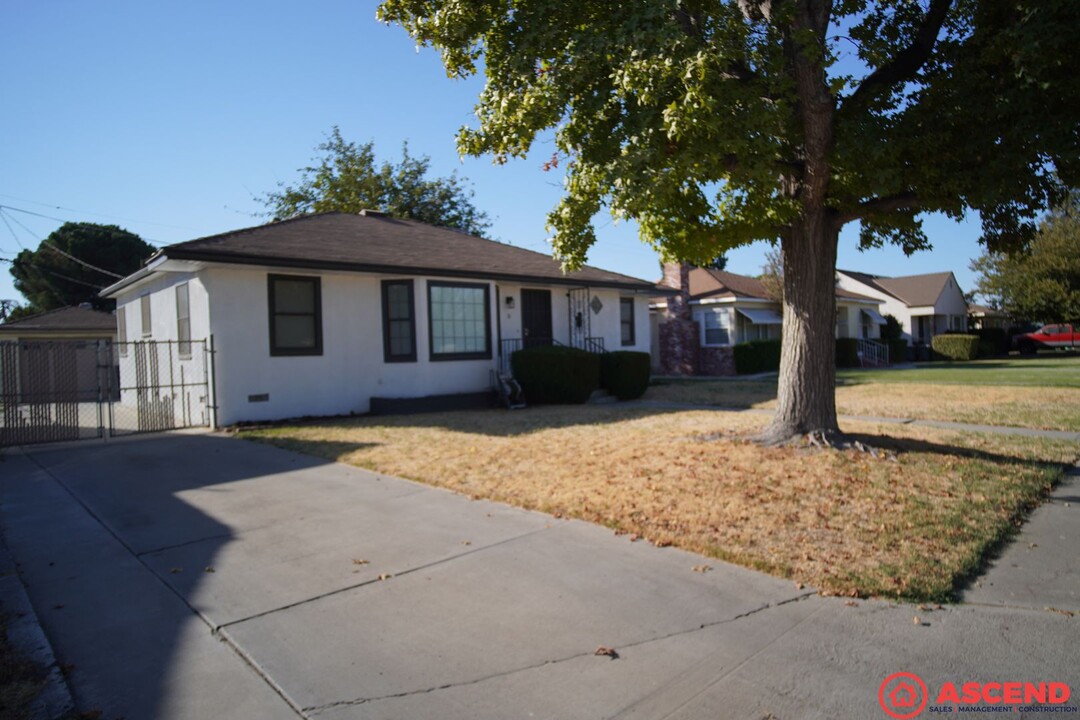 5 Wetherley Dr in Bakersfield, CA - Building Photo